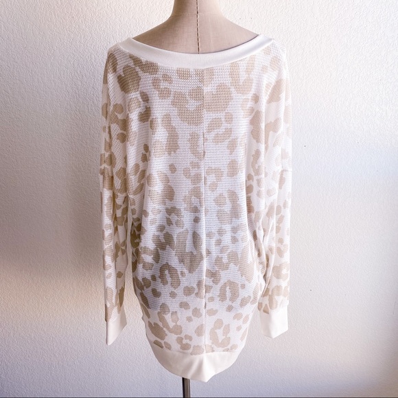 HONEYME Leopard Print Knit Long Sleeve Top - Picture 8 of 11